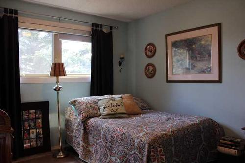 419 3 Avenue West, Burdett, AB - Indoor Photo Showing Bedroom