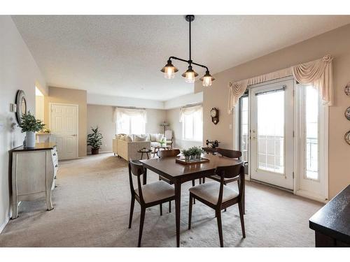 323-278 Park Meadows Drive Se, Medicine Hat, AB - Indoor Photo Showing Dining Room