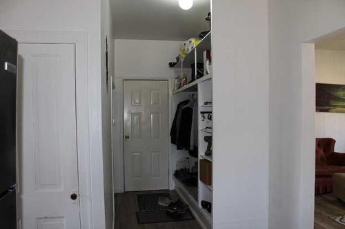 137 8 Avenue West, Bow Island, AB - Indoor Photo Showing Other Room