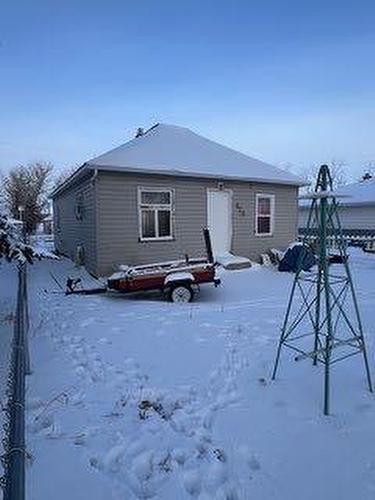 428 3 Avenue East, Oyen, AB - Outdoor