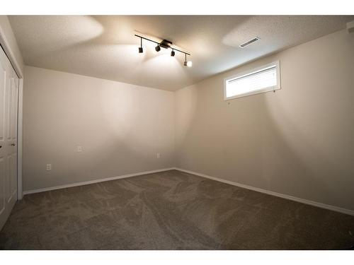 229 1 Street Nw, Medicine Hat, AB - Indoor Photo Showing Other Room