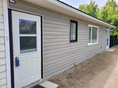 524 Centre Street, Rosemary, AB 