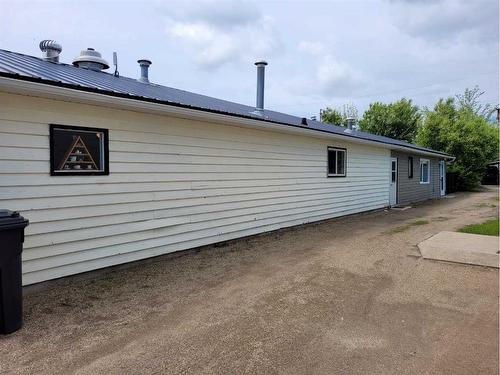 524 Centre Street, Rosemary, AB 