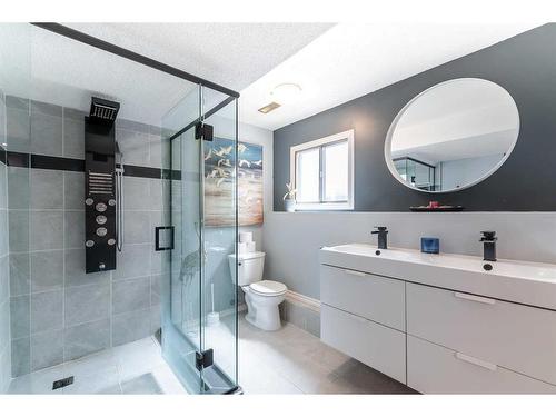 73 Markwick Drive Se, Medicine Hat, AB - Indoor Photo Showing Bathroom