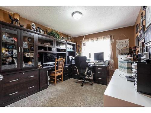 306 2 Avenue East, Oyen, AB - Indoor Photo Showing Office