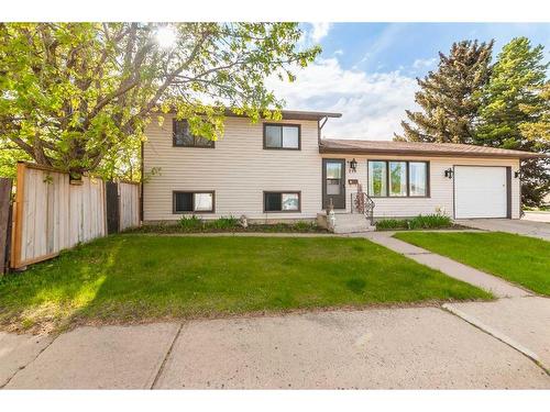 228 Seven Persons Drive Sw, Medicine Hat, AB - Outdoor With Facade