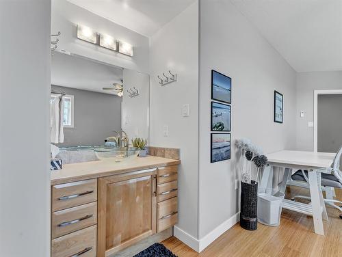 5518 Township Road 120, Rural Cypress County, AB - Indoor Photo Showing Bathroom