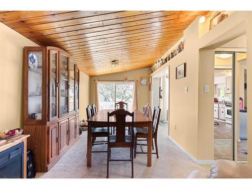 428 6 Street, Suffield, AB - Indoor Photo Showing Dining Room