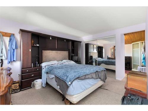 428 6 Street, Suffield, AB - Indoor Photo Showing Bedroom