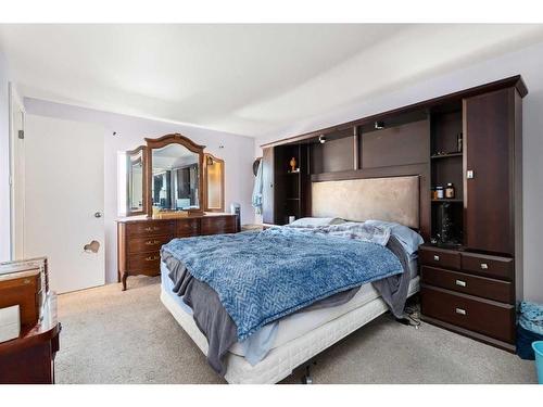 428 6 Street, Suffield, AB - Indoor Photo Showing Bedroom