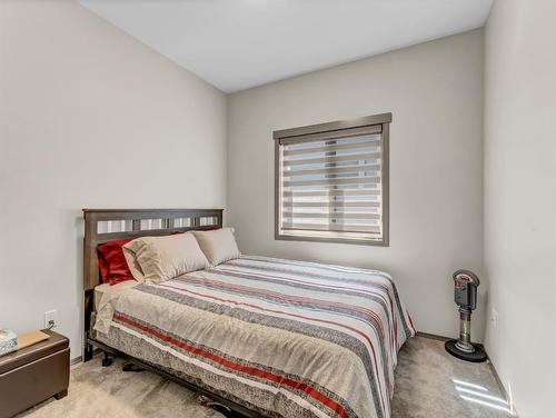 379 Sprague Way Se, Medicine Hat, AB - Indoor Photo Showing Bedroom