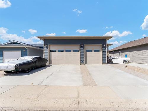 379 Sprague Way Se, Medicine Hat, AB - Outdoor