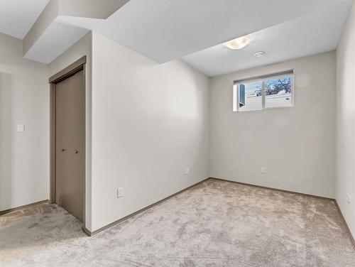 379 Sprague Way Se, Medicine Hat, AB - Indoor Photo Showing Other Room