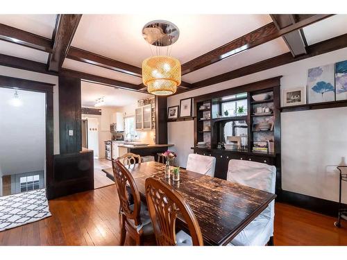 38 4 Street Nw, Medicine Hat, AB - Indoor Photo Showing Dining Room