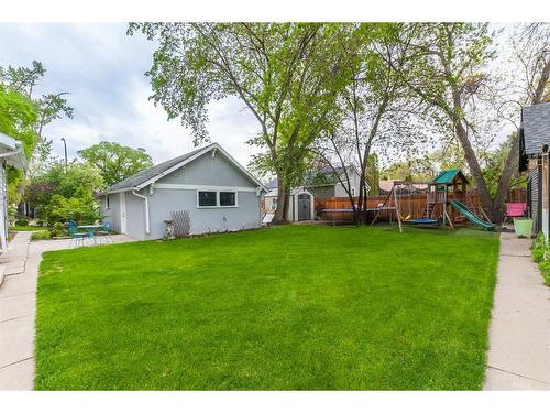 38 4 Street Nw, Medicine Hat, AB - Outdoor With Backyard