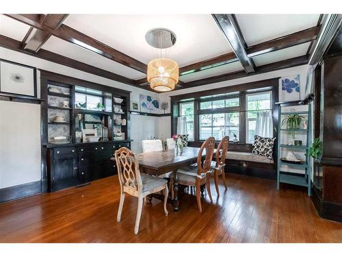 38 4 Street Nw, Medicine Hat, AB - Indoor Photo Showing Dining Room