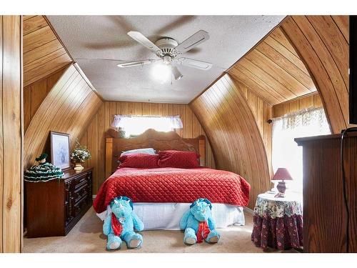 30 1 Street West, Rural Cypress County, AB - Indoor Photo Showing Bedroom