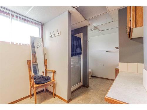 90 Cooper Road Se, Medicine Hat, AB - Indoor Photo Showing Other Room