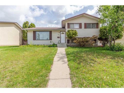 90 Cooper Road Se, Medicine Hat, AB - Outdoor With Facade