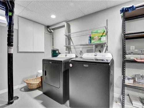 24 Clark Crescent Se, Medicine Hat, AB - Indoor Photo Showing Laundry Room