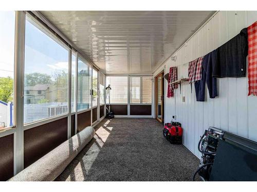 149 4 Street Sw, Medicine Hat, AB - Indoor Photo Showing Other Room