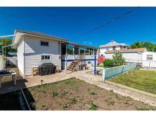 149 4 Street Sw, Medicine Hat, AB - Outdoor With Exterior