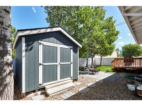 384 10 Street Se, Medicine Hat, AB - Outdoor With Exterior