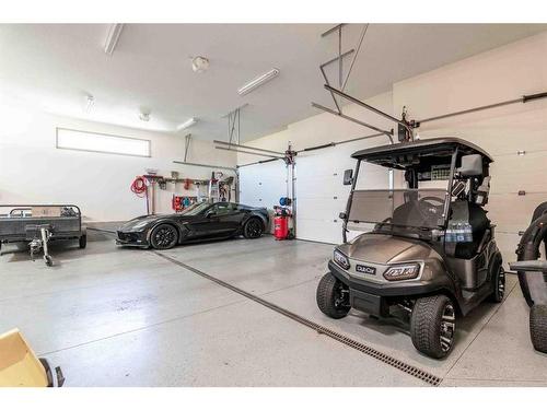 284 Desert Blume Drive, Desert Blume, AB - Indoor Photo Showing Garage