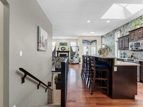 15 Somerset Place Se, Medicine Hat, AB - Indoor Photo Showing Kitchen