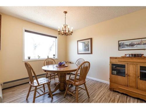 202-252 4 Street Se, Medicine Hat, AB - Indoor Photo Showing Other Room