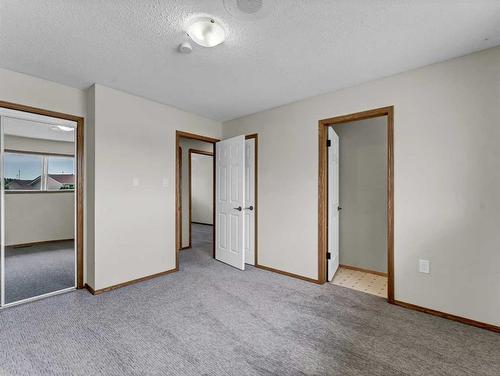 28 Cairney Crescent Se, Medicine Hat, AB - Indoor Photo Showing Other Room