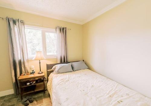 5823 50A Avenue, Stettler, AB - Indoor Photo Showing Bedroom