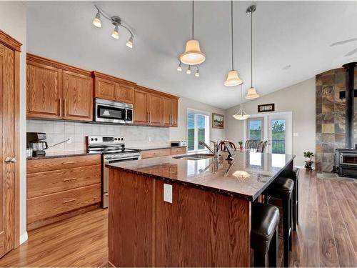 11203 Highway 41, Rural Cypress County, AB - Indoor Photo Showing Kitchen