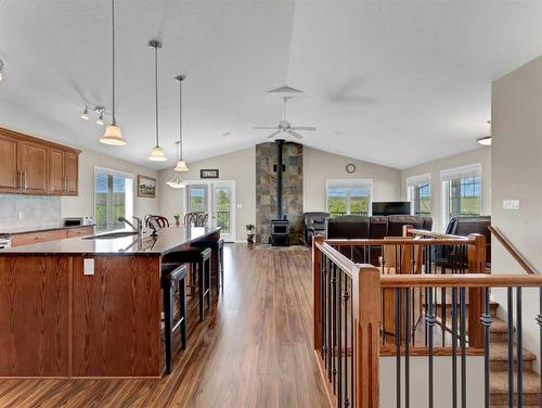 11203 Highway 41, Rural Cypress County, AB - Indoor Photo Showing Kitchen