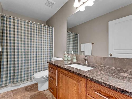 11203 Highway 41, Rural Cypress County, AB - Indoor Photo Showing Bathroom