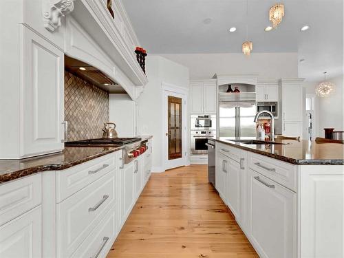 7-12331 Range Road 72, Rural Cypress County, AB - Indoor Photo Showing Kitchen With Upgraded Kitchen