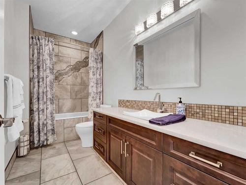 7-12331 Range Road 72, Rural Cypress County, AB - Indoor Photo Showing Bathroom