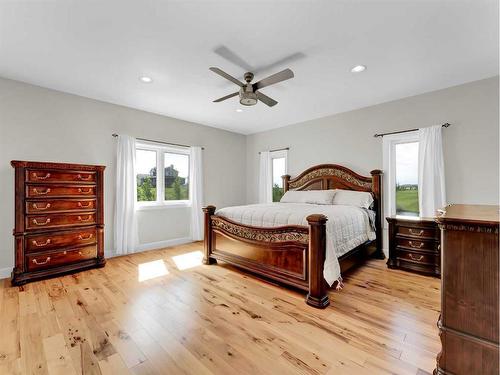 7-12331 Range Road 72, Rural Cypress County, AB - Indoor Photo Showing Bedroom
