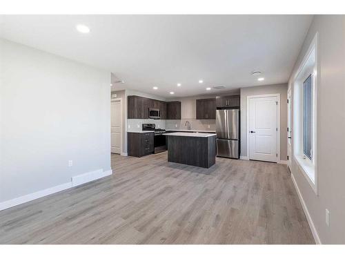 170 Somerset Way Se, Medicine Hat, AB - Indoor Photo Showing Kitchen