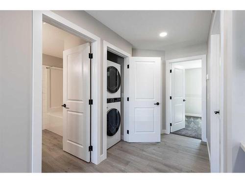 170 Somerset Way Se, Medicine Hat, AB - Indoor Photo Showing Laundry Room