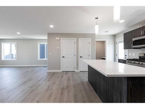 170 Somerset Way Se, Medicine Hat, AB - Indoor Photo Showing Kitchen