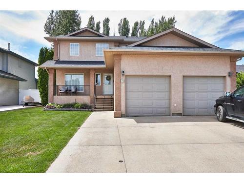 23 Sunrise Court Sw, Medicine Hat, AB - Outdoor With Deck Patio Veranda With Facade