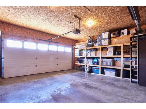 12 Cottonwood Close Sw, Medicine Hat, AB - Indoor Photo Showing Garage