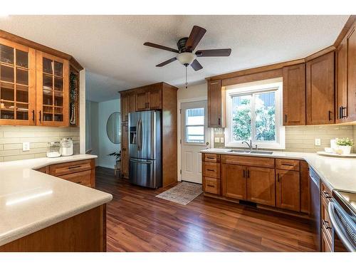 769 22 Street Ne, Medicine Hat, AB - Indoor Photo Showing Kitchen With Double Sink