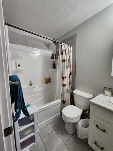 29305 Range Road 41, Oyen, AB - Indoor Photo Showing Bathroom