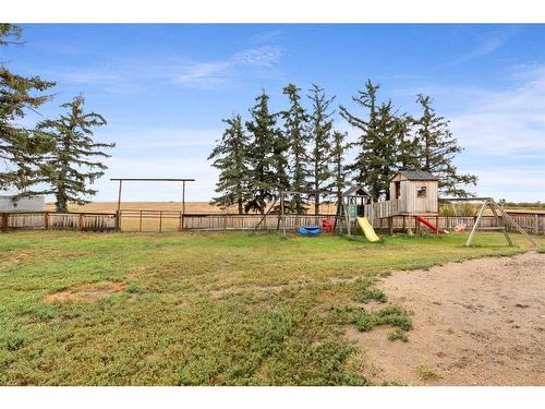 29305 Range Road 41, Oyen, AB - Outdoor With Backyard