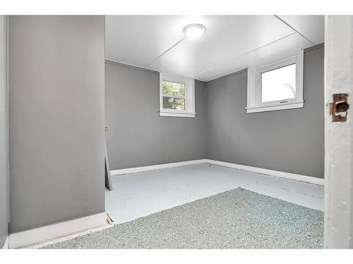 575 5 Street Se, Medicine Hat, AB - Indoor Photo Showing Other Room