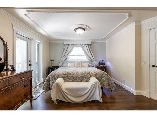 127 1 Street Sw, Medicine Hat, AB - Indoor Photo Showing Bedroom