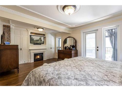 127 1 Street Sw, Medicine Hat, AB - Indoor Photo Showing Bedroom