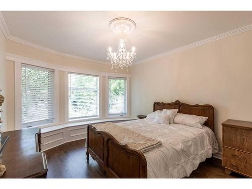 127 1 Street Sw, Medicine Hat, AB - Indoor Photo Showing Bedroom